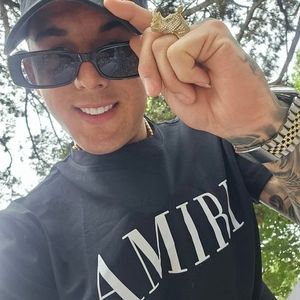 Meet your Posher, Johnny